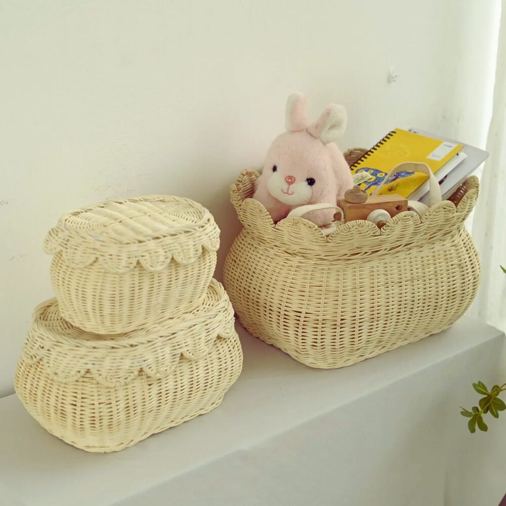 Scalloped Rattan Baskets with Lids – Set of 3 White Wicker Storage Boxes Chumdecor 1